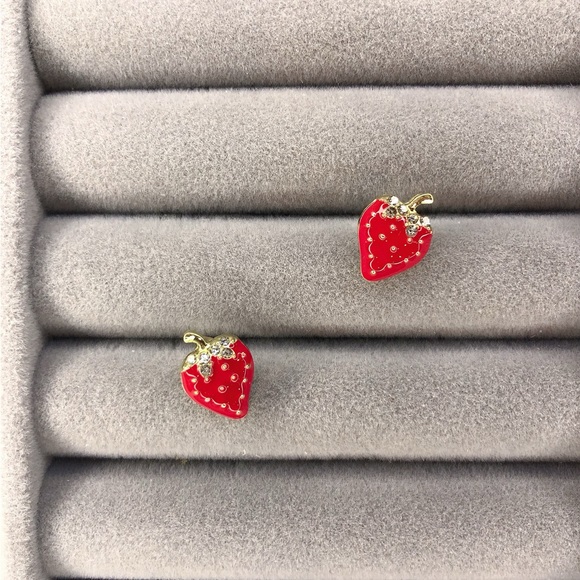Jewelry - ✨Cute Red Strawberry Earrings